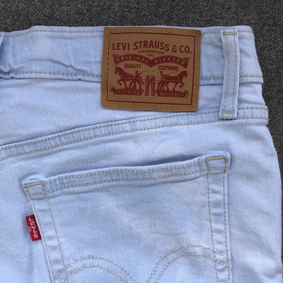 LEVI’S - High-Rise Denim Shorts - Picture 2 of 7